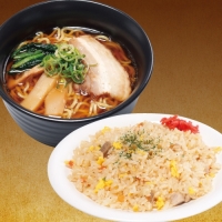 炒飯と醤油ラーメンセット